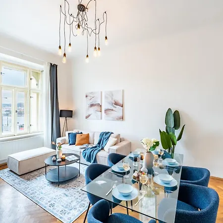 Days - Riverside Two-bedroom With Workspace In New Town * Prag