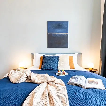 Days - Riverside Two-bedroom With Workspace In New Town