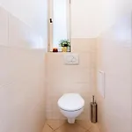 Days - Riverside Two-bedroom With Workspace In New Town Apartmán
